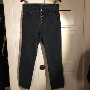 Vintage fit distressed mom jeans ♥️